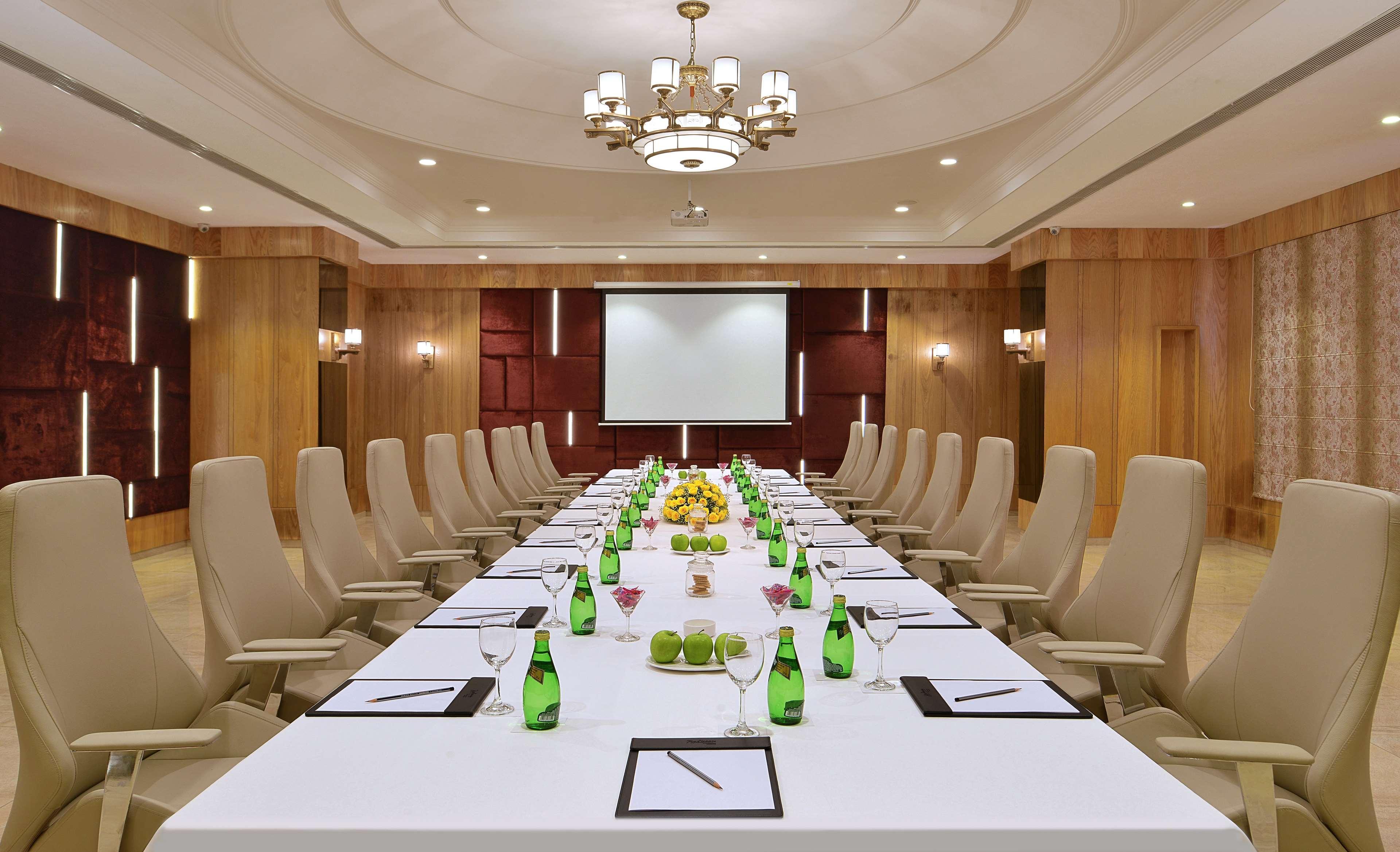 Radisson Chandigarh Hotel 5*